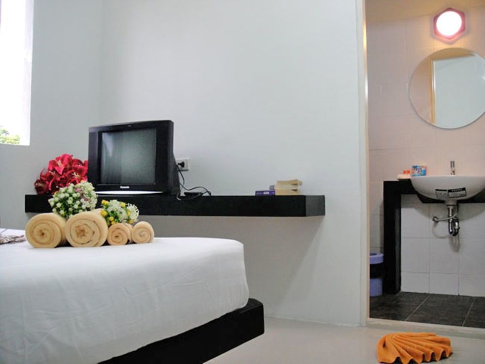 Bed and Breakfast Harmony Bed & Bakery Koh Lipe Esterno foto